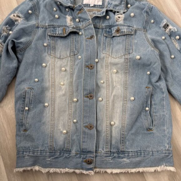 The Style Between Us Denim Jacket White Faux Pearls Size large - Picture 5 of 6
